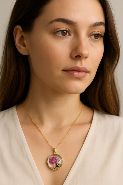 GL: 18k Gold-Plated Resin Floral Pendant Necklace for Women