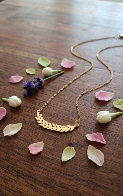 Aesthetic Leaf Necklace | Everyday jewellery | Sweet gift