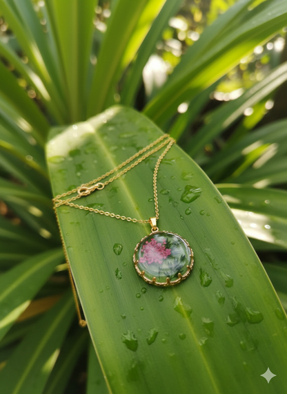 GL: 18k Gold-Plated Resin Floral Pendant Necklace for Women