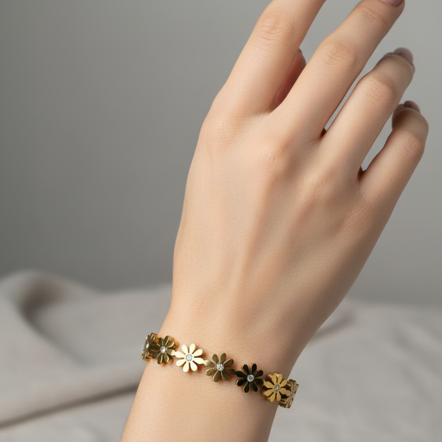 GL: 18K Gold Plated Floral Woman's Bracelet