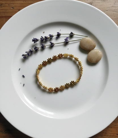 GL: 18K-Gold Plated Floral Charm Bracelet for Women