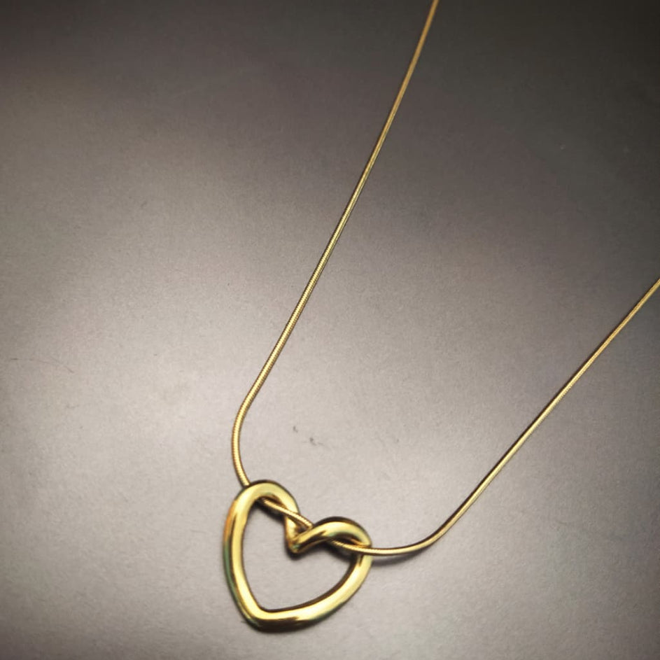 GL: Anti-tarnish Heart Pendant on Snake Chain