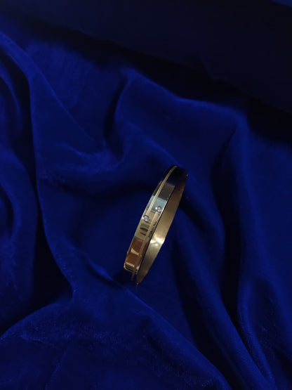 GL: Men's Anti-Tarnish Dual-Finish Gold-Tone Link Bracelet