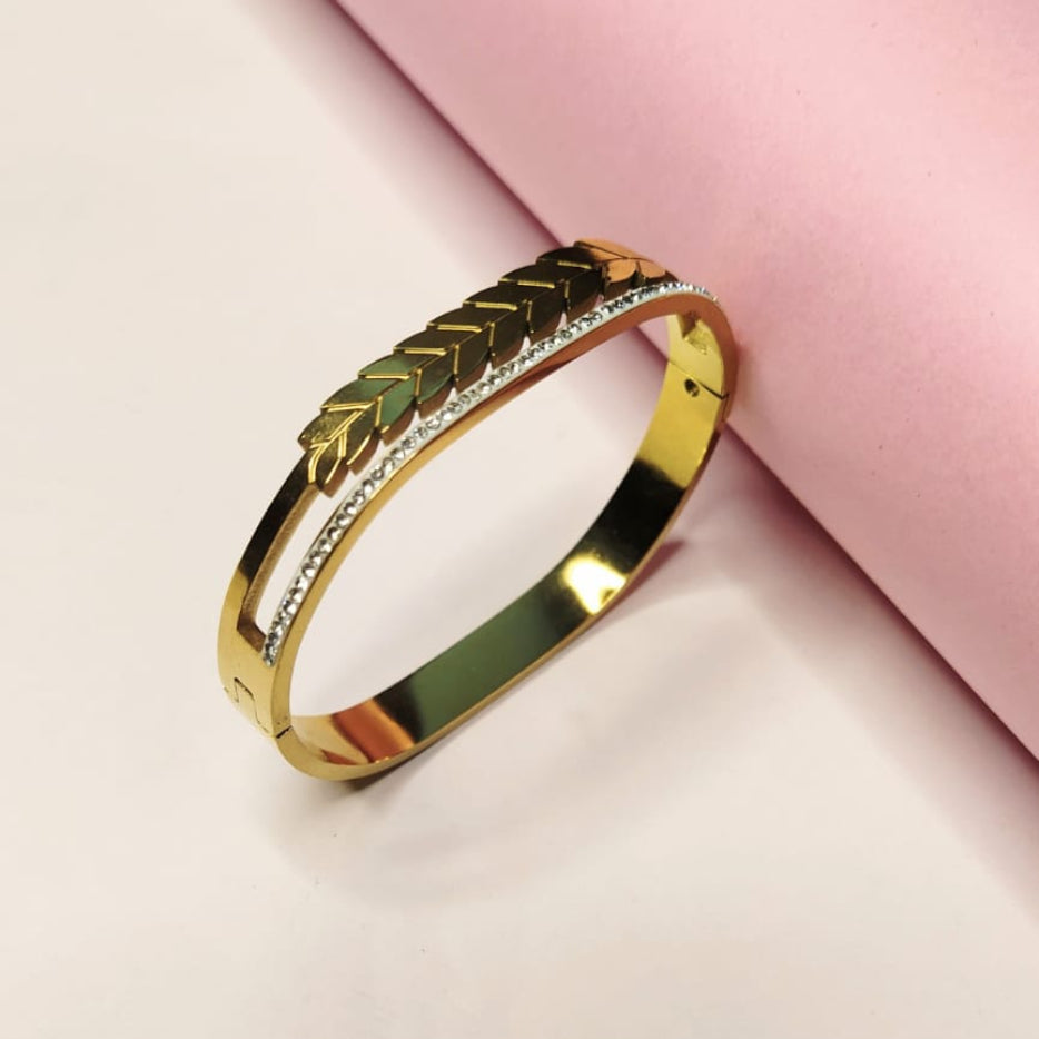 GL: Anti-Tarnish & 18k Gold-Plated Motif Bracelet