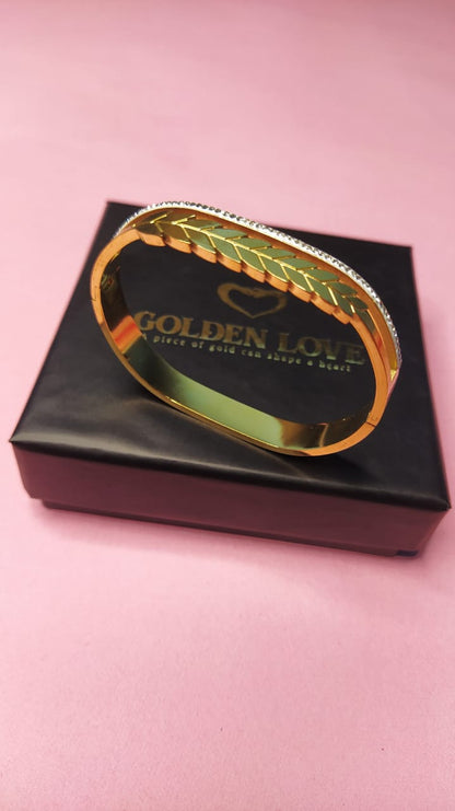 GL: Anti-Tarnish & 18k Gold-Plated Motif Bracelet