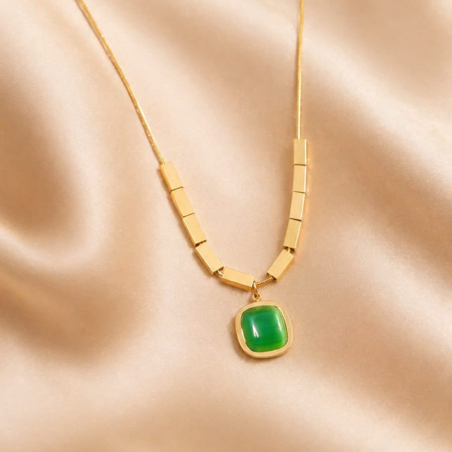 Trendy Green Stone Pendant Necklace for girls