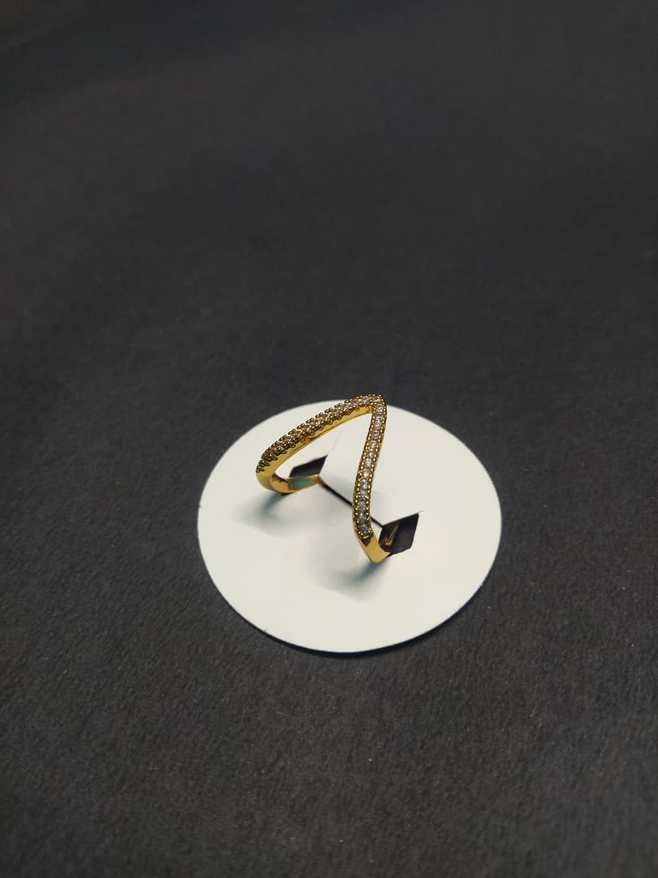 GL: Modern V-Shape CZ Ring